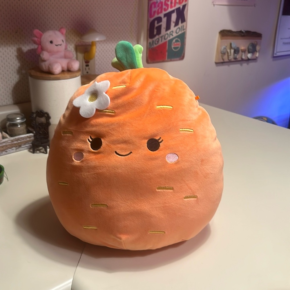 12’ Carrot Squishmallow
